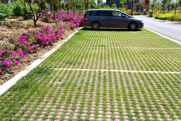 什么是植草砖？